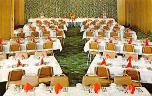 Picture postcard of the convention room of the Continental Inn around 1970.