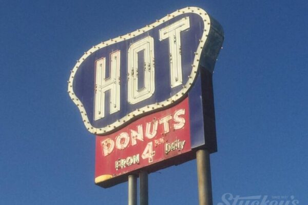 Stuckey's | Southern Maid Donuts sign